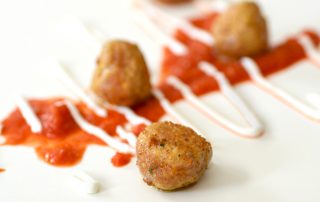 SALSA-PICCANTE-CON-POLPETTE-DI-DAINO1-RIDOTTA2