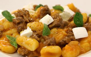 gnocchi-patate-ragu-muflone-e-bufola2